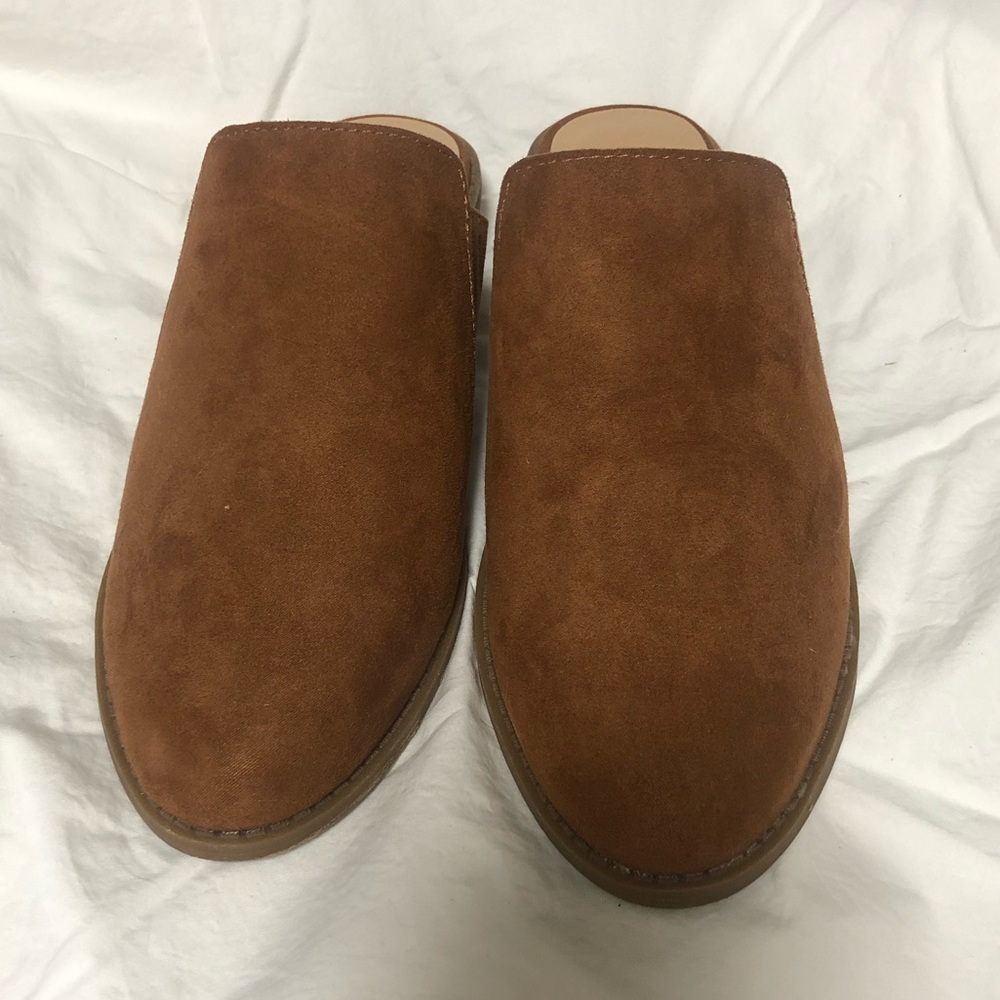 Brown dress shoes